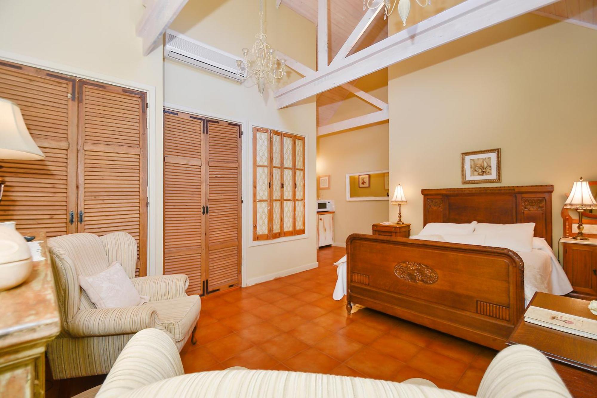 Ford House Bed & Breakfast Бриджтаун Екстериор снимка