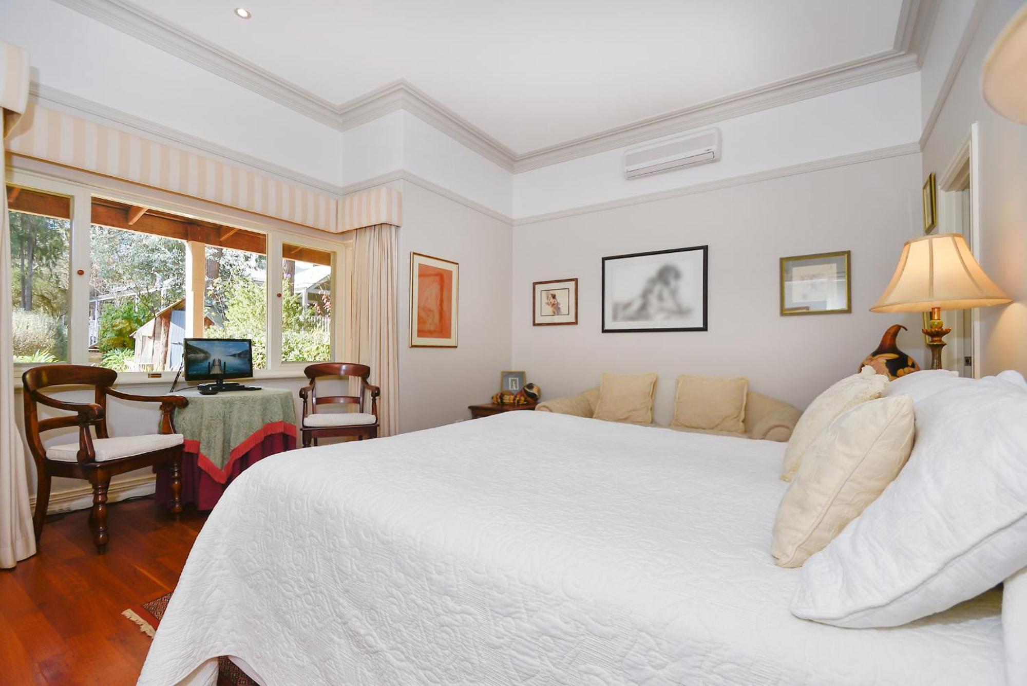 Ford House Bed & Breakfast Бриджтаун Екстериор снимка