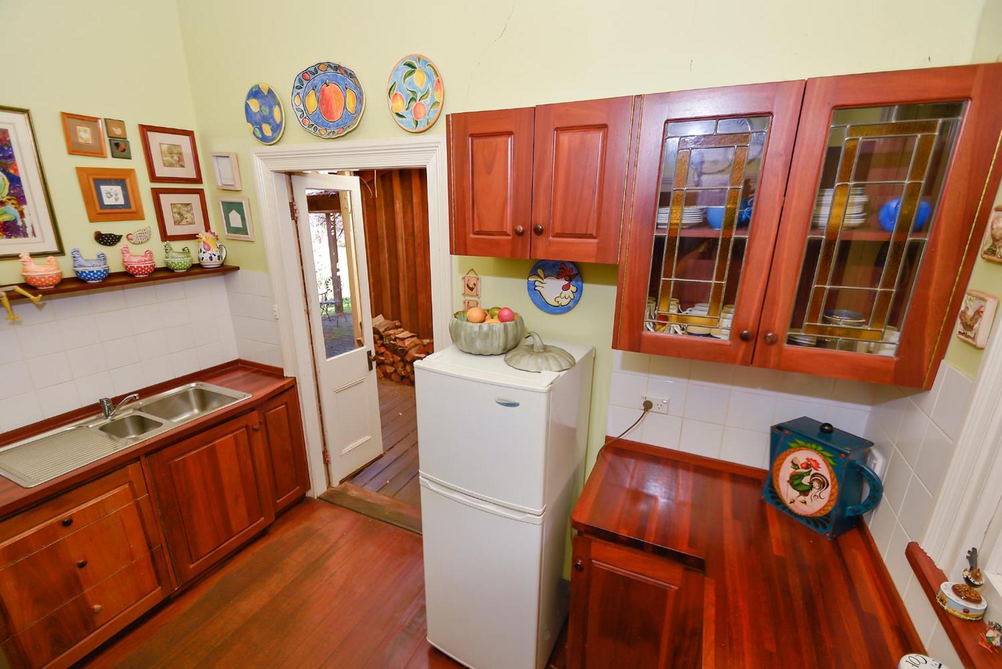 Ford House Bed & Breakfast Бриджтаун Екстериор снимка