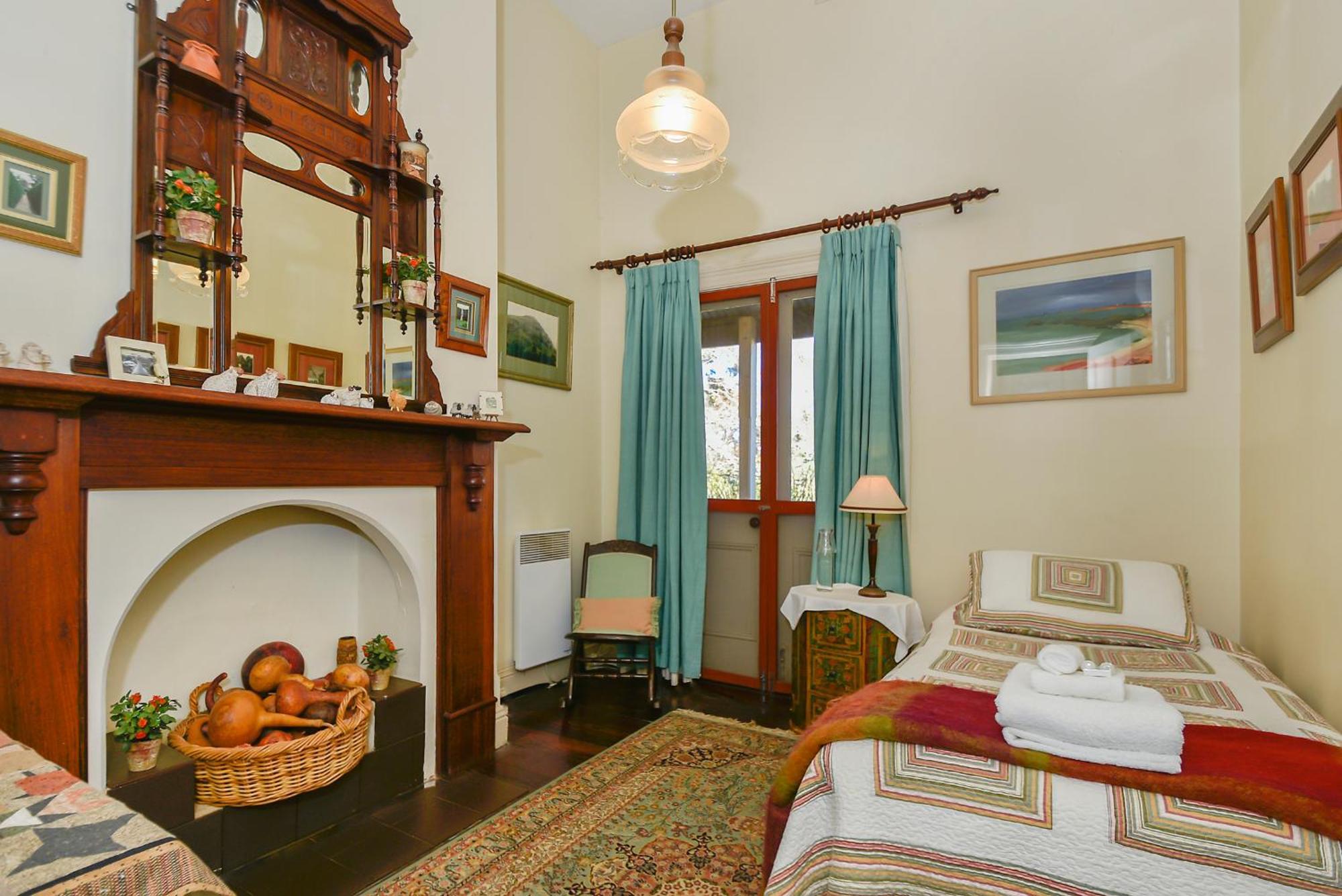 Ford House Bed & Breakfast Бриджтаун Екстериор снимка