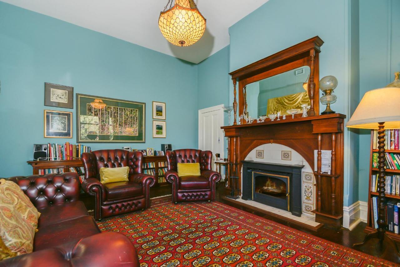 Ford House Bed & Breakfast Бриджтаун Екстериор снимка
