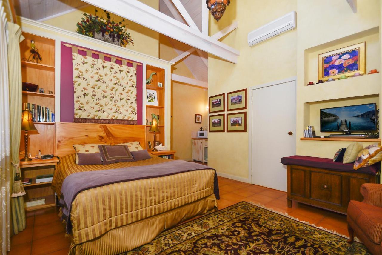 Ford House Bed & Breakfast Бриджтаун Екстериор снимка