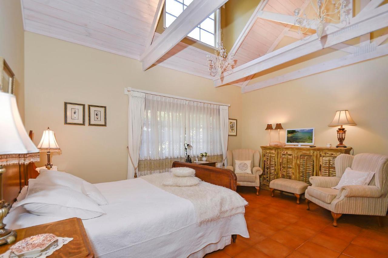 Ford House Bed & Breakfast Бриджтаун Екстериор снимка