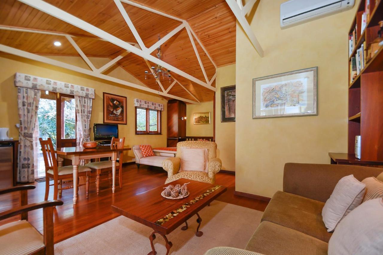 Ford House Bed & Breakfast Бриджтаун Екстериор снимка
